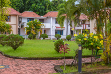 Double storey villa 2177 sq.ft 3 bhk in 5 cents  for sale in Maradu luxury villa project.